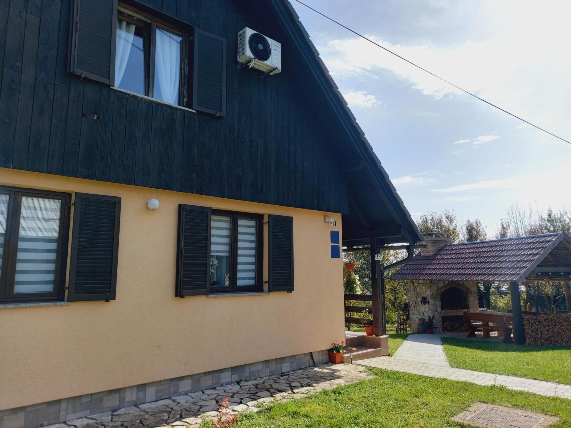 Guest House Lisina Poljanak Exterior photo